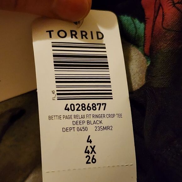 4X 26W Torrid Black Betty Page Crop Tee Ringer Relaxed Fit Tattoo Pinup Rose cre - Picture 6 of 6